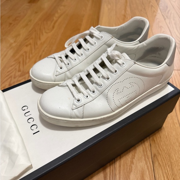 Gucci Men's White Leather Sneakers - Picture 1 of 4